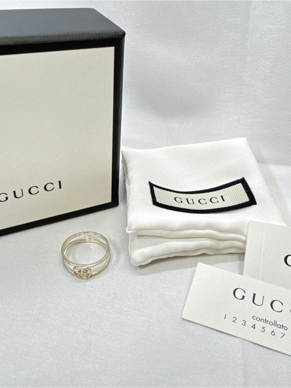 Gucci interlocking G logo silver ring